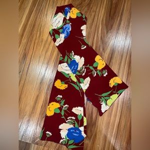 Extremely vibrant, vintage floral neck scarf